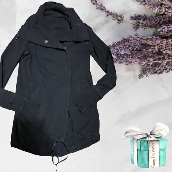 Size 4 Black Lululemon Savasana Wrap - Picture 2 of 7